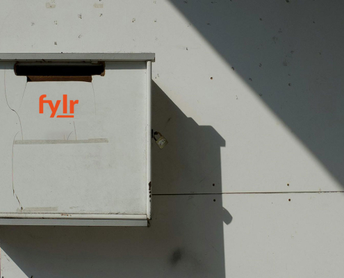 Briefkasten mit fylr-Logo